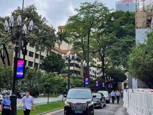 To support smart government affairs, street pole led screen are erected in the Guangzhou Municipal Government compound