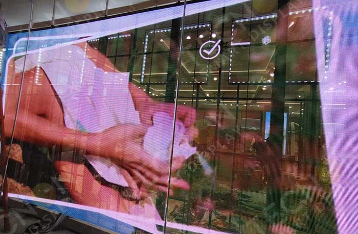 How LED Glass Walls Are Merging with Fashion Tech for Retail Displays - Company News - 2