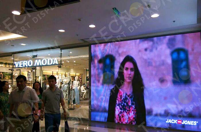 Designing Digital Art for an LED Video Wall: Tips from Visual Artists