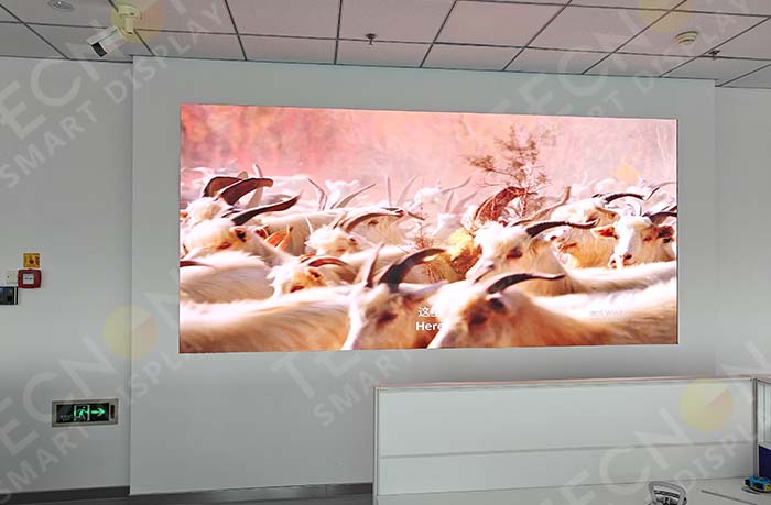 COB LED screenCOB LED screen installed at China Everbright Bank in Changchun