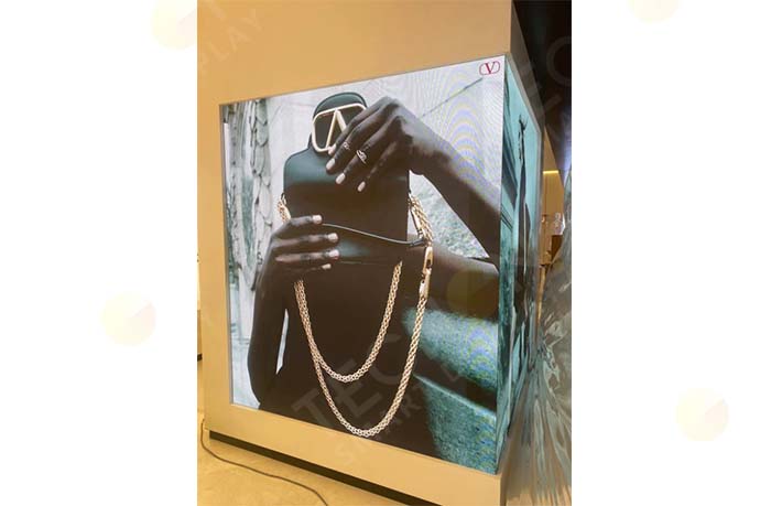 Valentino Wuhan SKP Mall Indoor Display Project - Showcase - 2