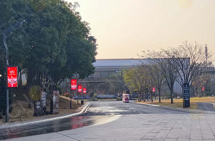 LED pole screen displaying information inside dongguan yingbin hotel