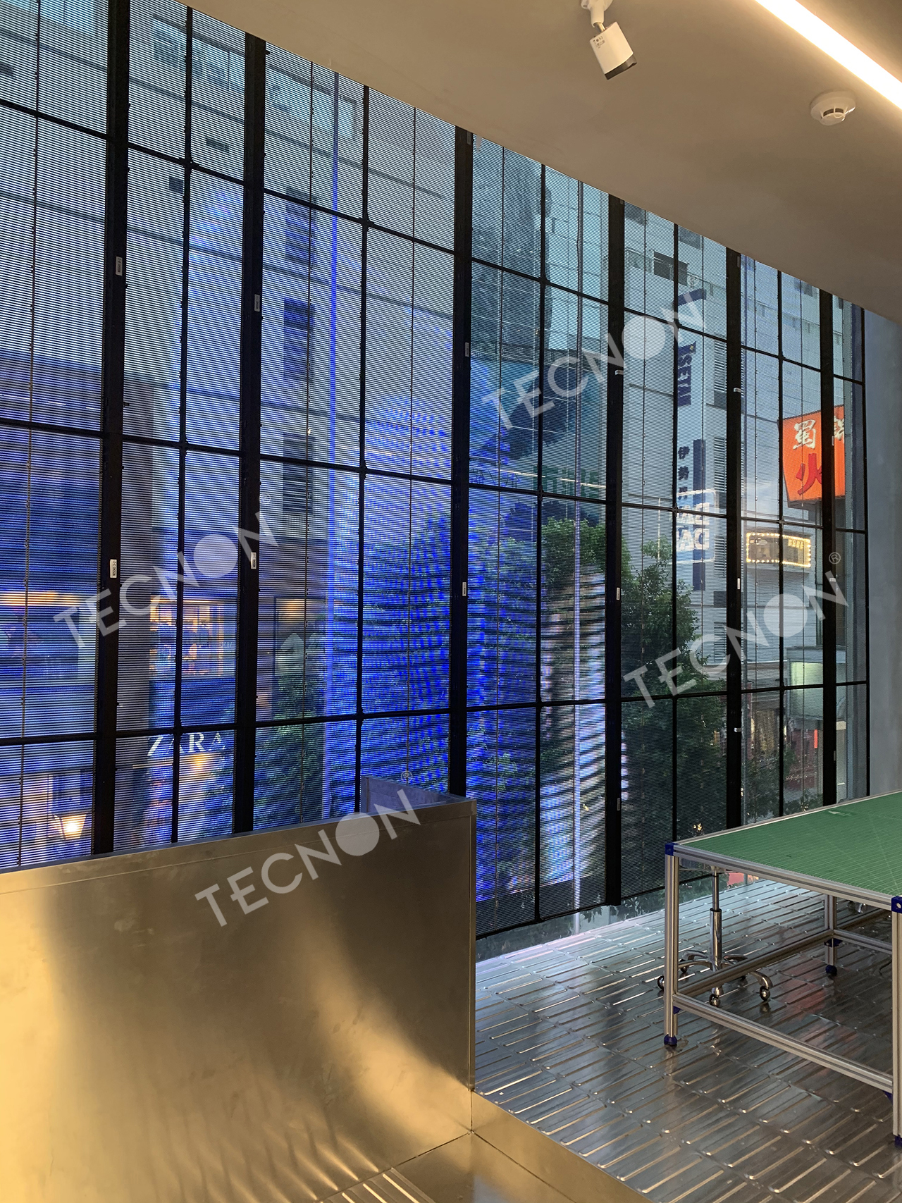 Tecnon Transparent Screen Series Details application 02